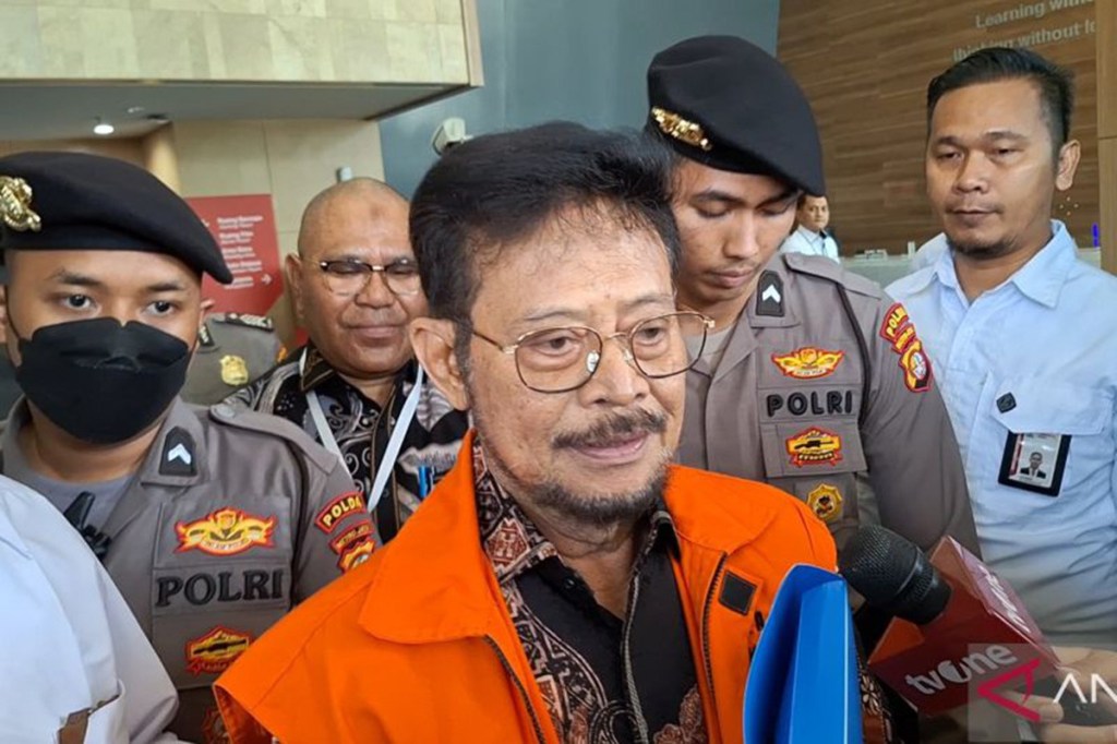 Firli Bahuri Selalu Mengirim WhatsApp, Syahrul Yasin Limpo Beri Uang Rp 1,3&nbsp;Miliar