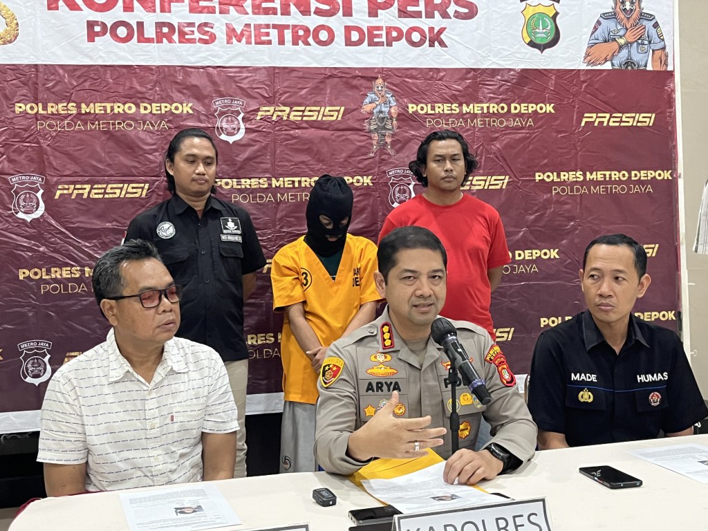 Polres Metro Depok Meringkus Peracik dan Pengedar Tembakau&nbsp;Sintetis