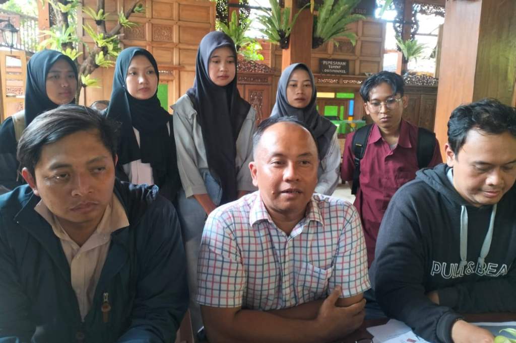 Polemik Penggunaan Hijab Bagi Paskibraka, LP3HI Memuntut Jokowi Copot Kepala&nbsp;BPIP