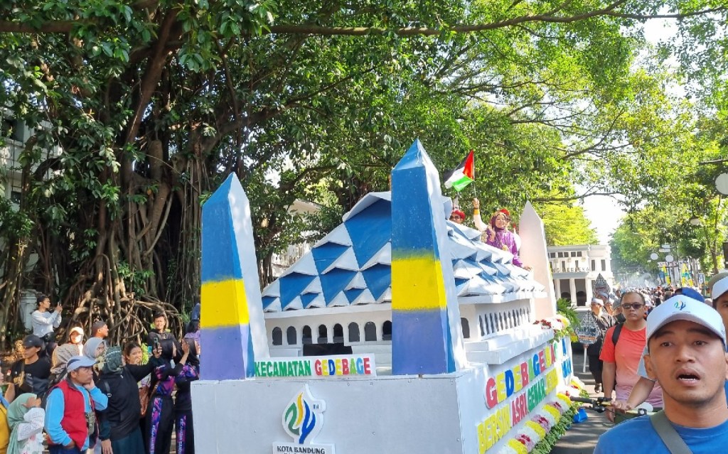 91 Kendaraan Hias Ikut Pawai di HJKB Ke-214, Konsepnya&nbsp;Unik